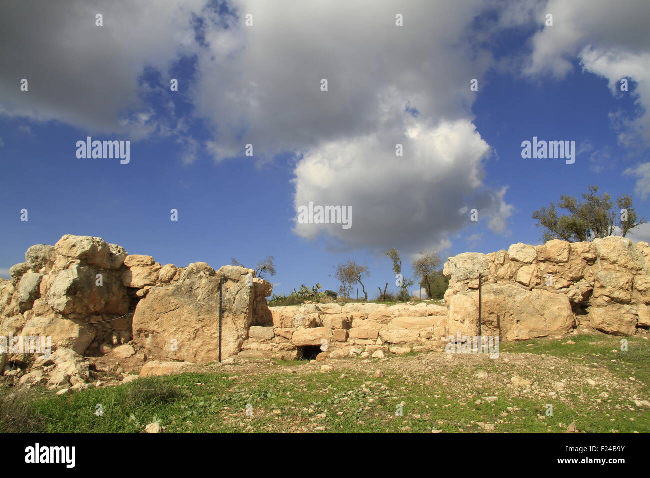 Israel, Shephelah, the southern gate of Khirbet Qeiyafa, one of the two gates of the Iron Age settlement, from the 11th century BC Stock Photo
