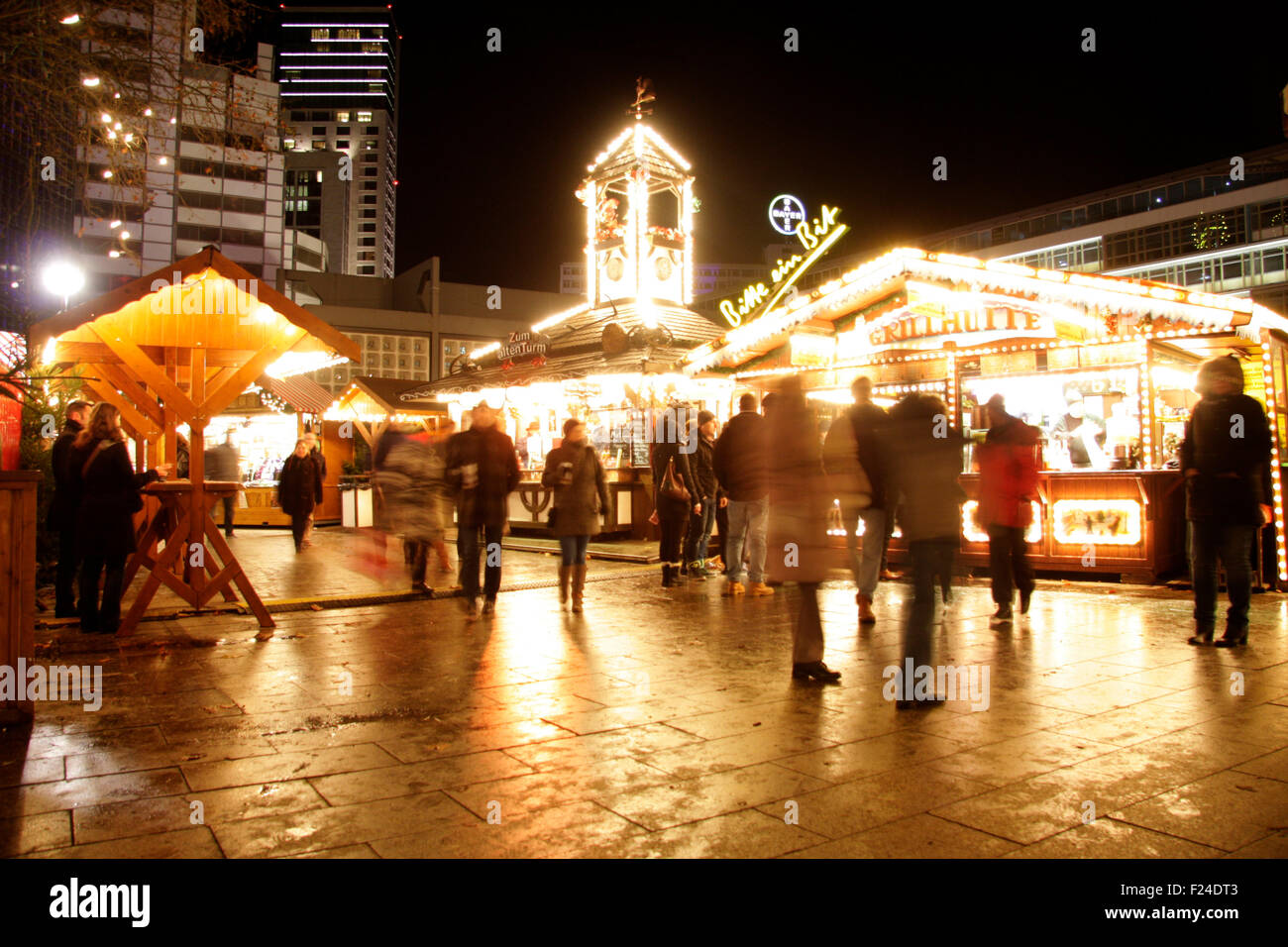 Weihnachten in Berlin: Weihnachtsmarkt am Kurfuerstendamm, Dezember