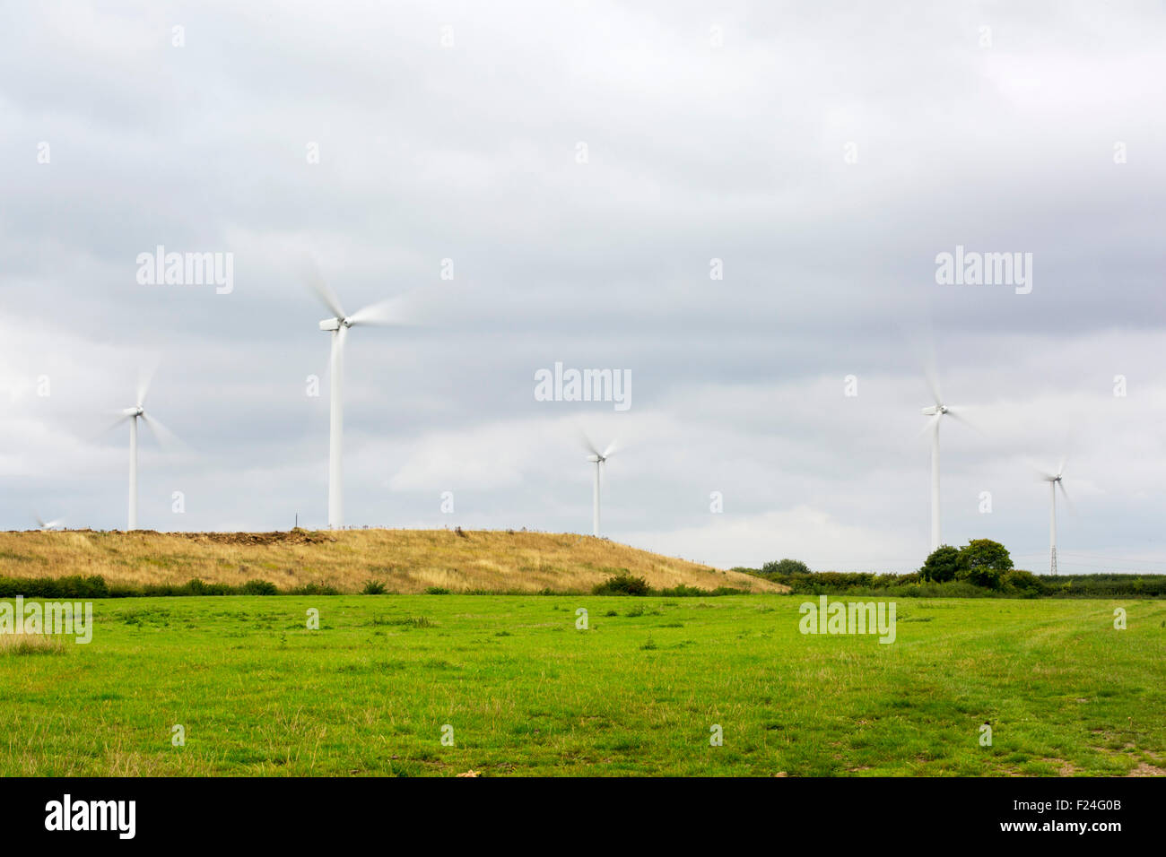 Yelvertoft wind farm next to Cranford landfill site near Cranford, Northamptonshire, UK. Stock Photo