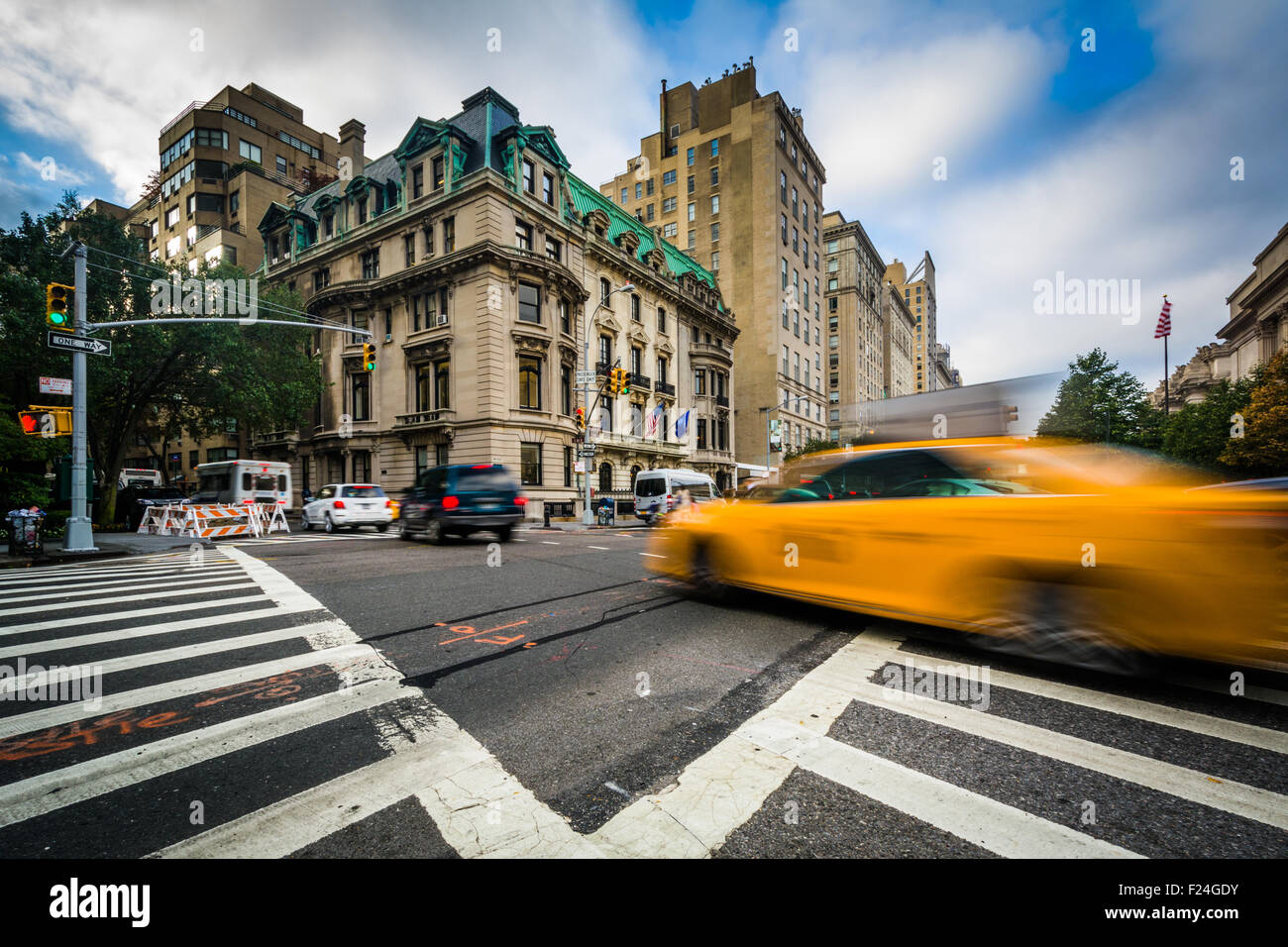Intersection of 5th Avenue and 84th Street in the Upper East Side, Manhattan, New York. Stock Photo