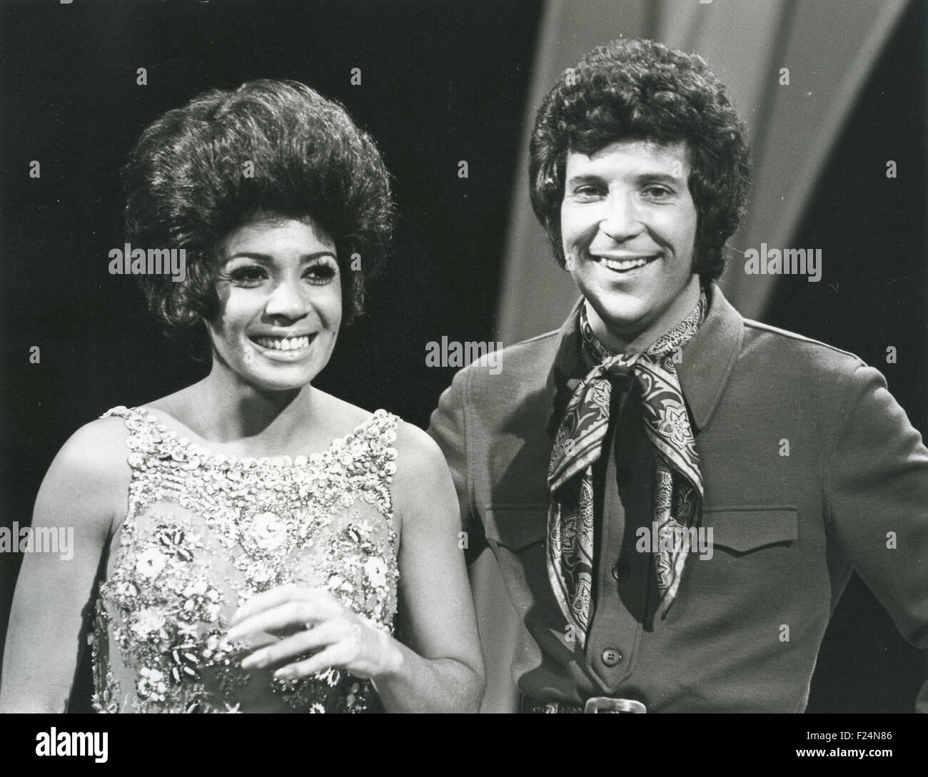 TOM JONES Welsh singer on his This is Tom Jones TV show with Shirley Bassey in February 1974 Stock Photo