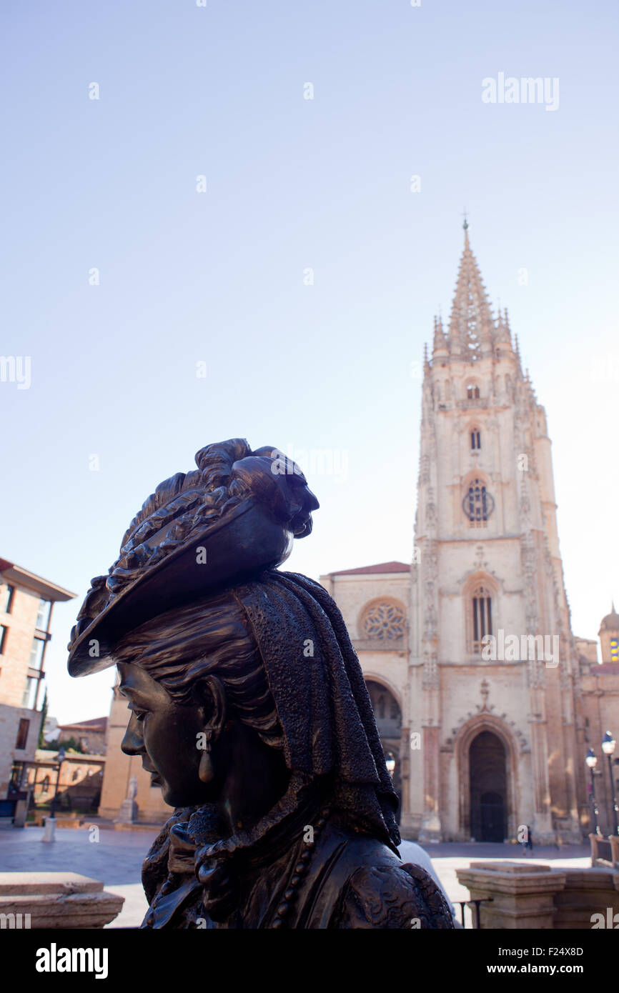 PORTADA DE LA REGENTA-PRIMERA EDICION. Author: CLARIN, LEOPOLDO ALAS Stock  Photo - Alamy