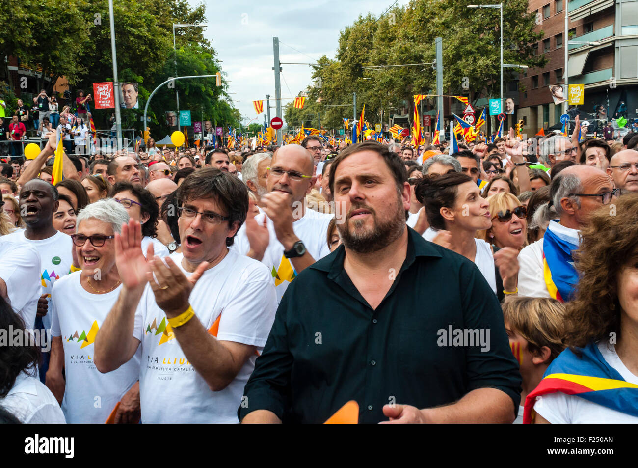 Barcelona , Catalonia, Spain . 11th Sep, 2015. The candidates Junts pel Yes , Oriol Junqueras , Raul Romeva , Carme Forcadell and Muriel Casals, during the Via Lliure to the Catalan Republic , independence mobilization organized by the Catalan National Assemblea and Omnium Cultural in the national day catalonia. The independence demonstration convened hundreds of thousands of people in Barcelona Avenida Meridiana Credit:  Cisco Pelay / Alamy Live News Stock Photo