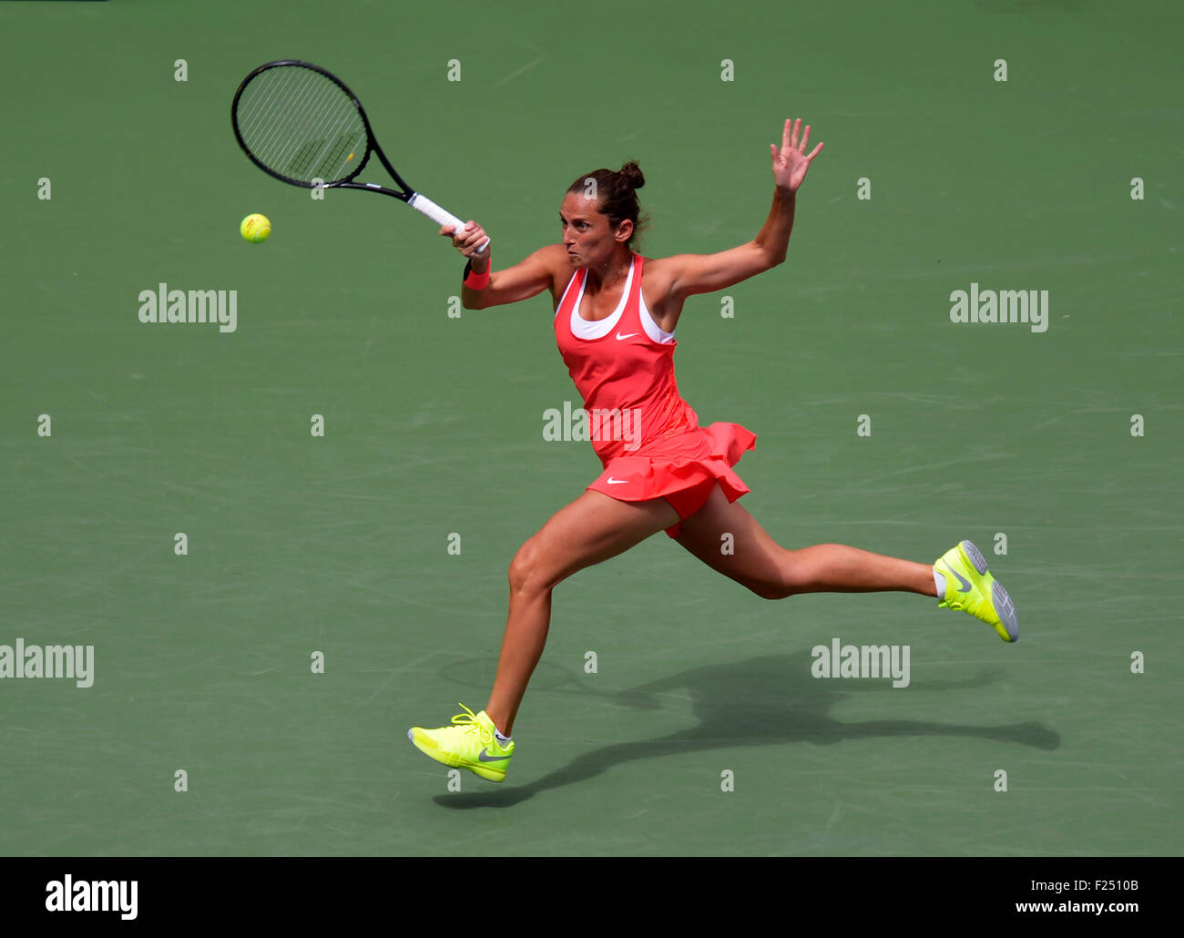 New York, USA. 11th Sep, 2015. Roberta Vinci of Italy returns a shot to