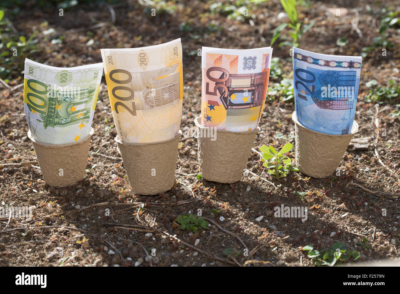 Pots of money hi-res stock photography and images - Alamy