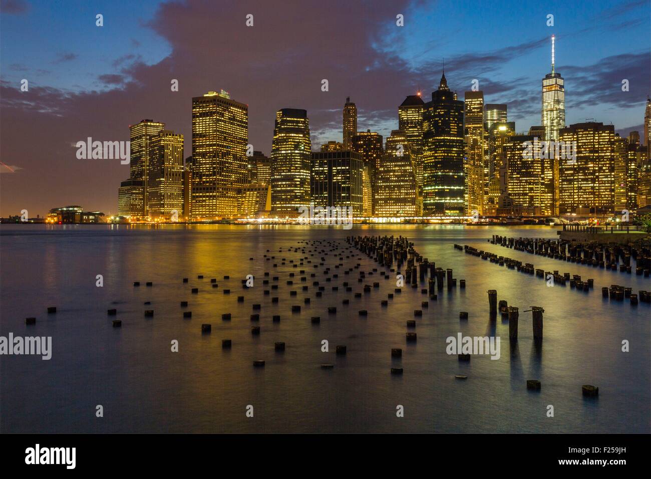 Night view lower manhattan hi-res stock photography and images - Alamy