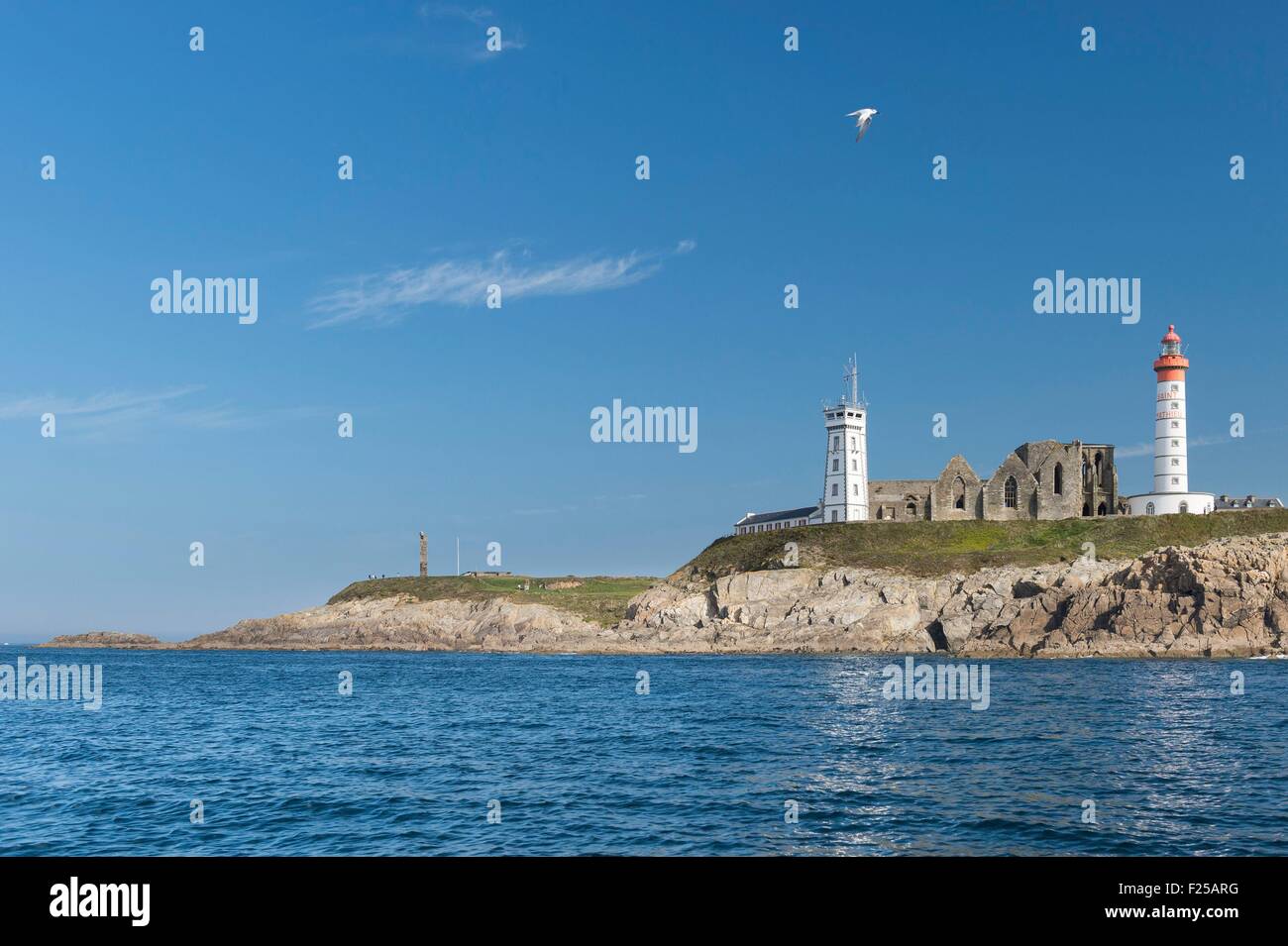 France, Finistere, Plougonvelin, lighthouse and ancient abbey of Pointe ...