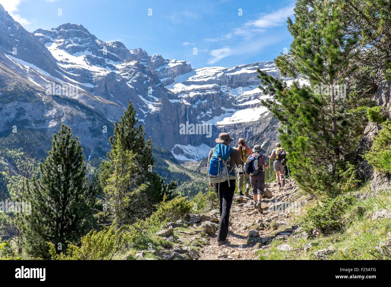 France, Hautes Pyrenees, Parc National des Pyrenees (Pyrenees National Park), Cirque de Gavarnie, listed as World Heritage by UNESCO Stock Photo