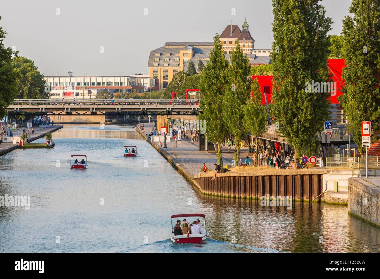 France, Paris, the Parc de la Villette, designed by architect Bernard Tschumi in 1983, the Ourcq canal Stock Photo