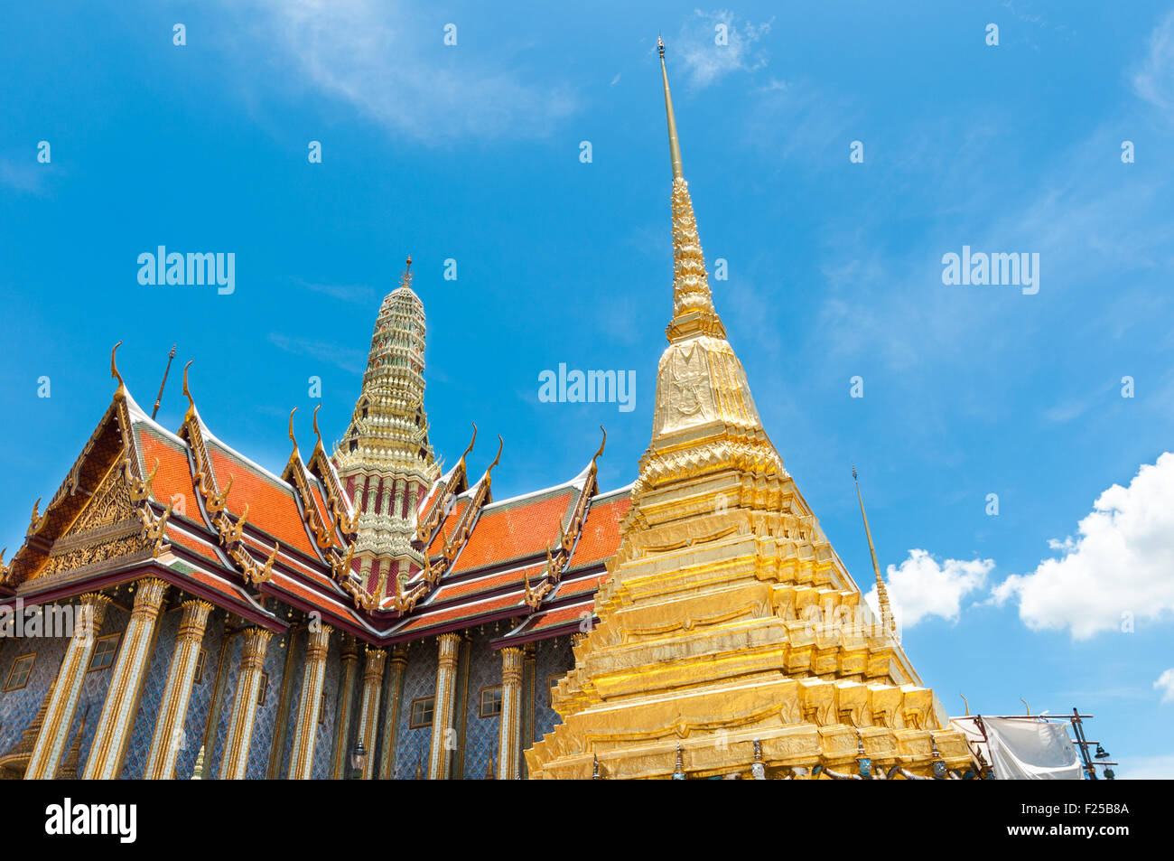 Bangkok kings palace ancient temple in thailand Stock Photo - Alamy