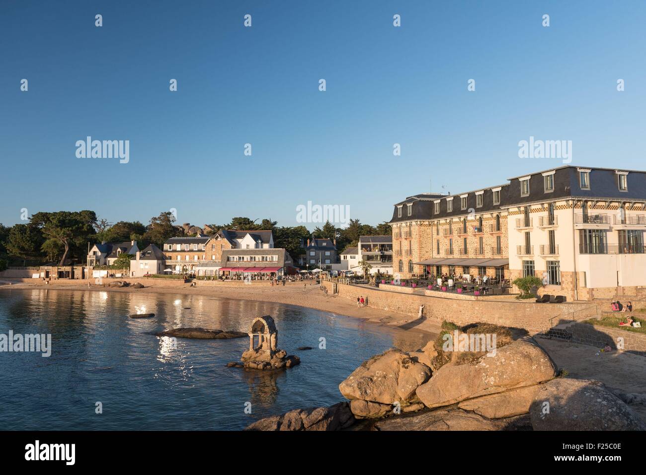 France, Cotes D'Armor, Cote De Granit Rose (Pink Granite Coast), Perros ...