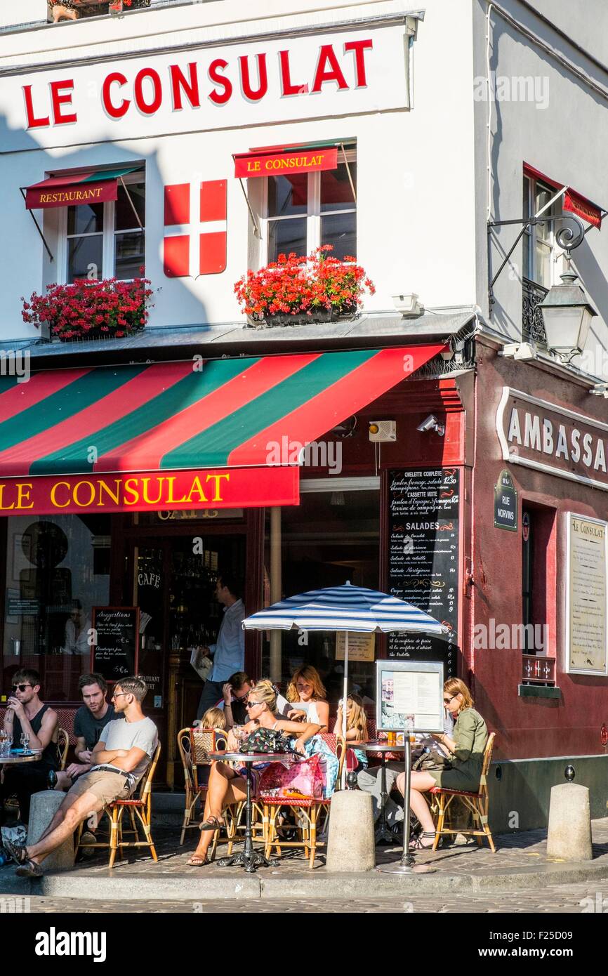 France, Paris, Montmartre, Norvins street, the restaurant bar Le Consulat Stock Photo