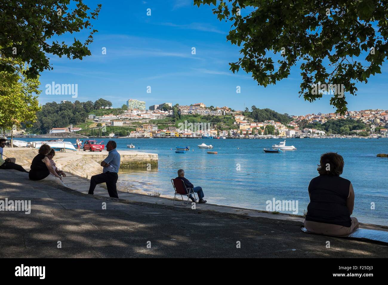 Portugal, North region, Porto, Douro river estuary, Afurada fishing village in the background Stock Photo