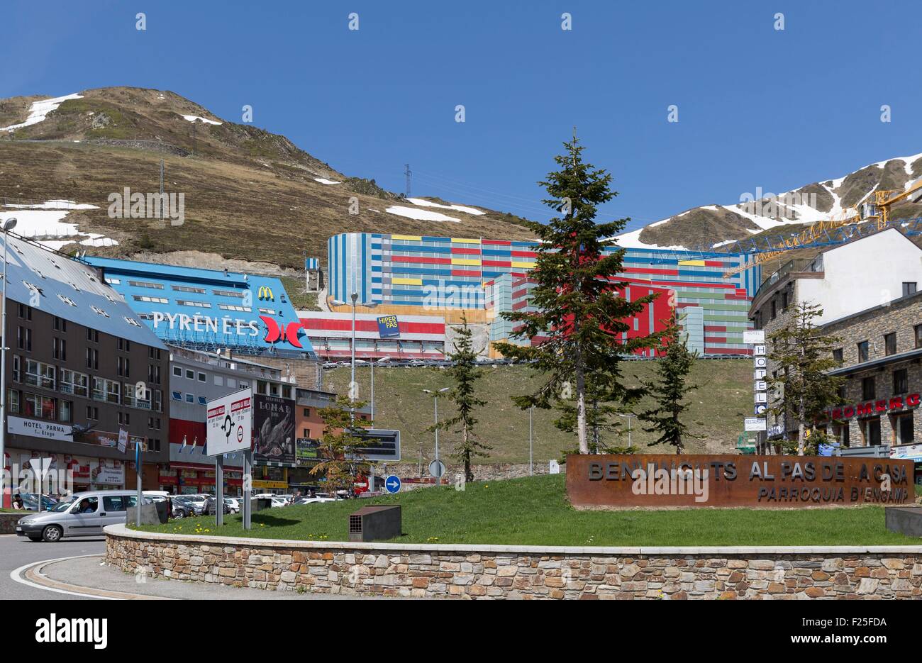Andorra, Encamp, Pas de la Casa, commercial center Stock Photo Alamy