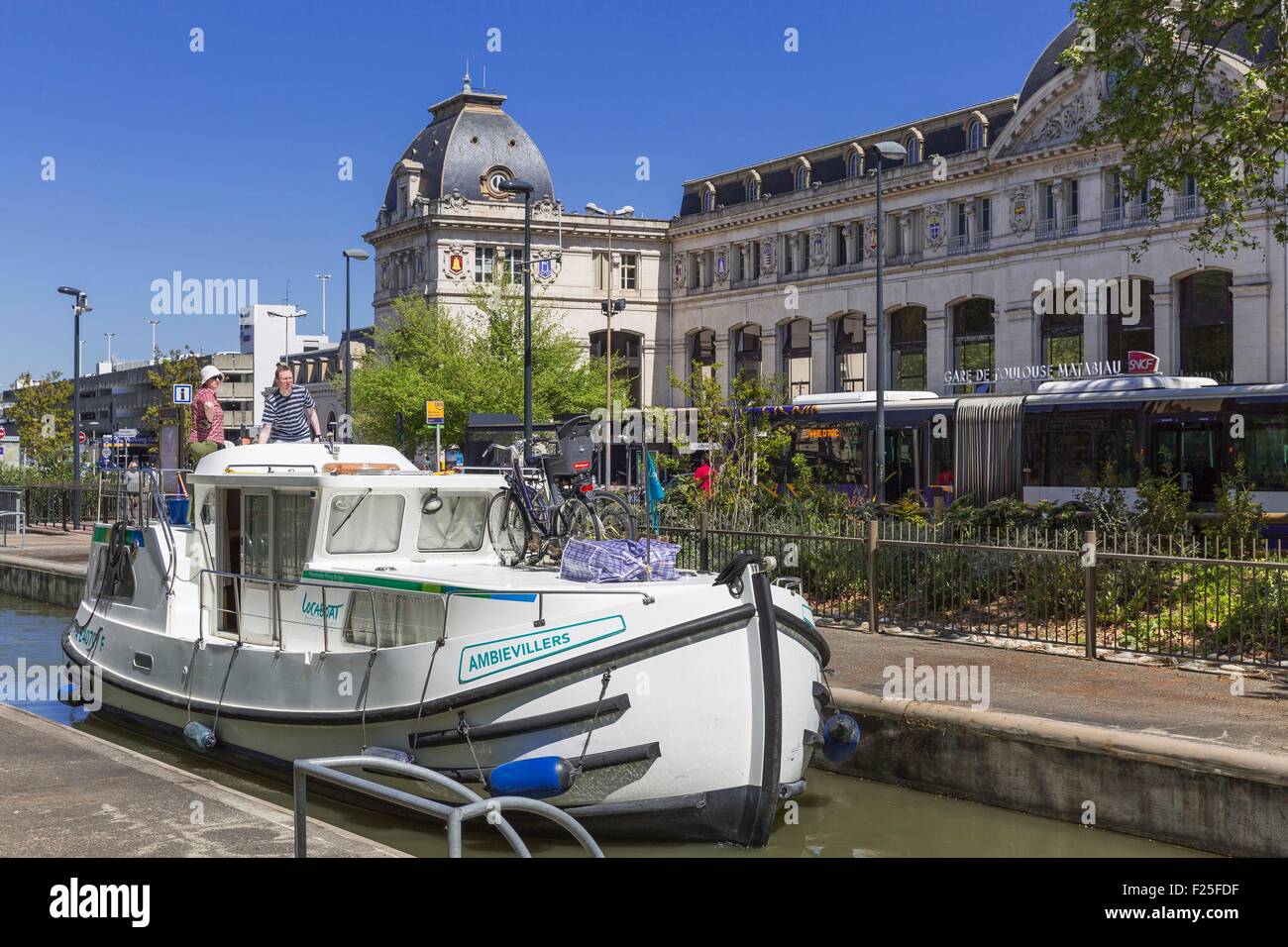 France, Haute-Garonne, Toulouse, the Canal du Midi, listed as World Heritage by UNESCO, and Matabiau Railway Station Stock Photo