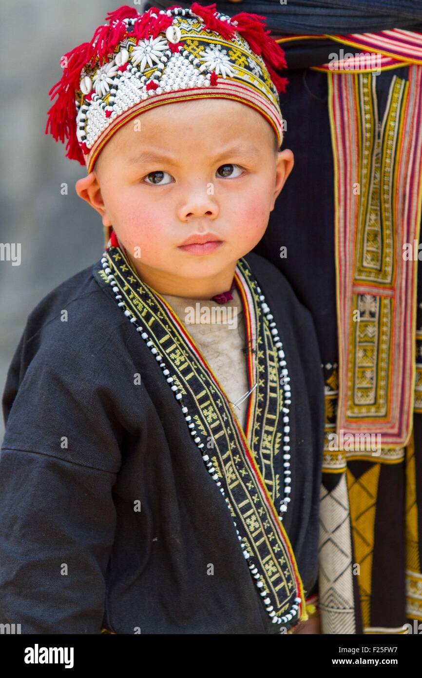 Vietnam, Lao Cai province, Sa Pa town, child from the Red Dao ethnic group Stock Photo