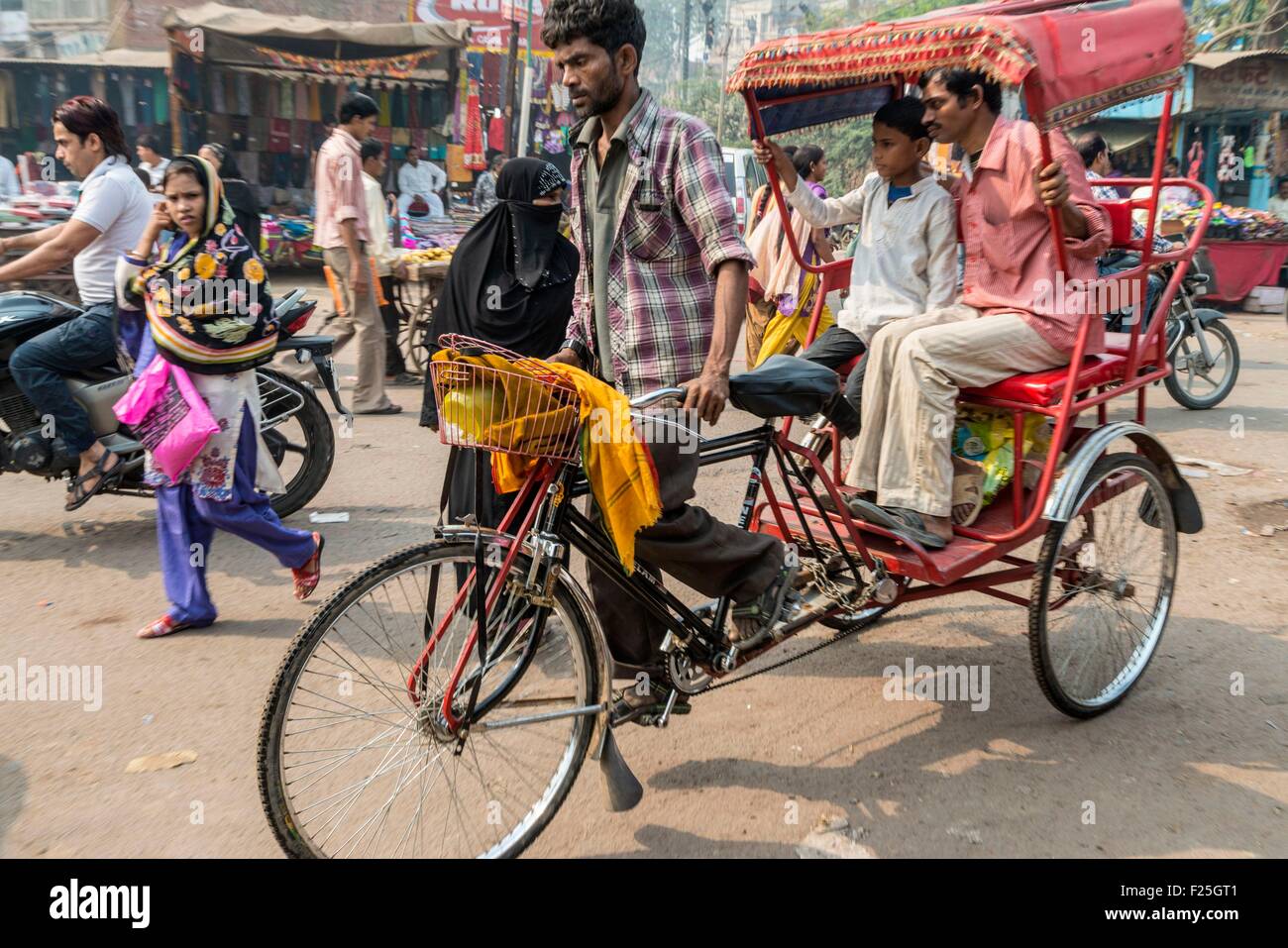 India, Uttar Pradesh state, Agra, street scene, rickshaw Stock Photo ...