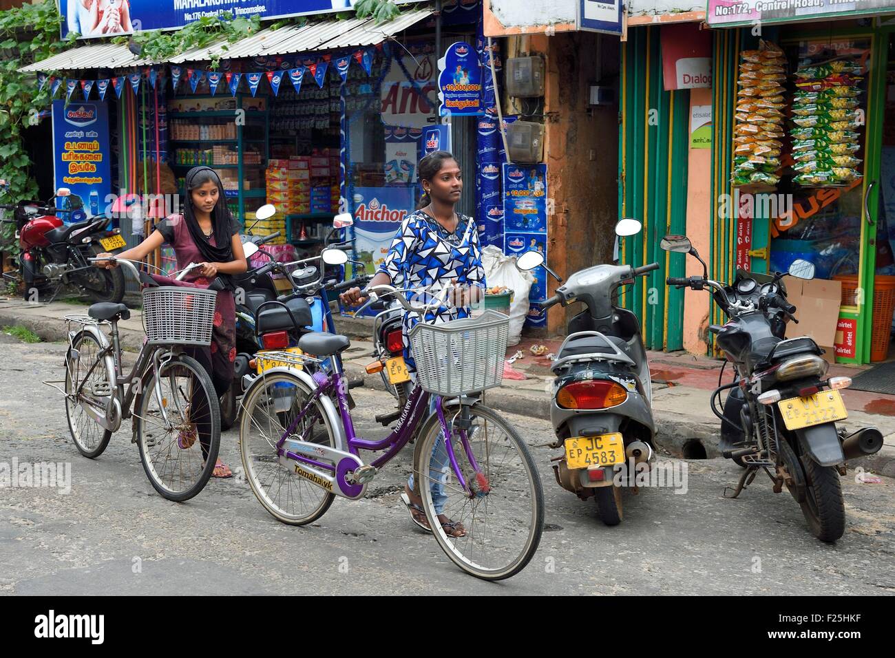 travel girl trincomalee