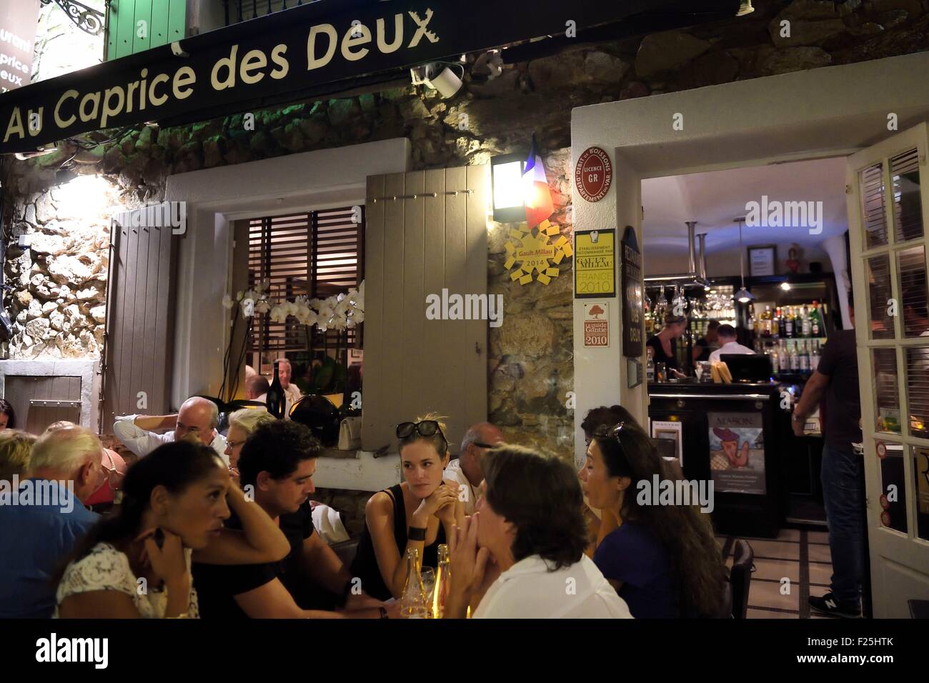 France, Var, Saint-Tropez, restaurant Au caprice des deux Stock Photo -  Alamy