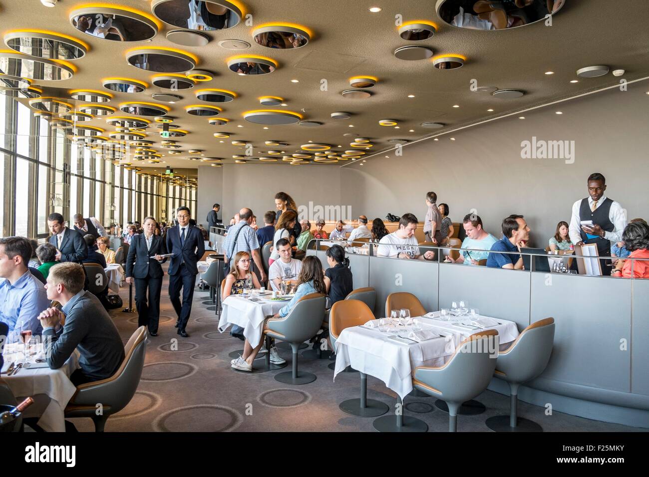 Ciel de paris restaurant hi-res stock photography and images - Alamy