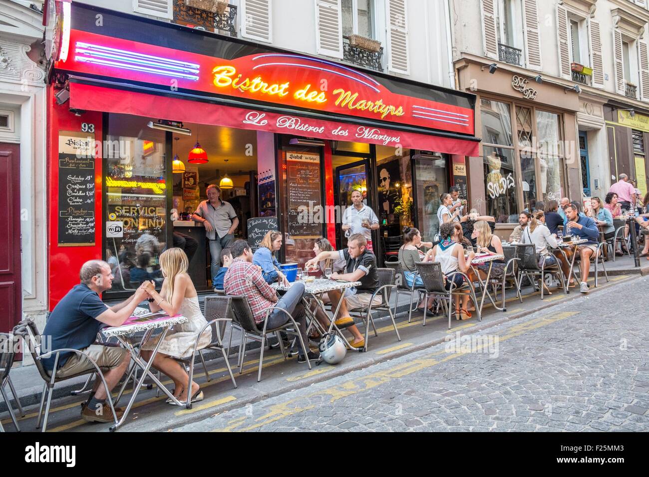 France, Paris, Montmartre, restaurant Bar des Martyrs Stock Photo