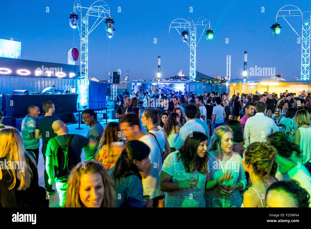 France, Bouches du Rhone, Marseille, party on the roof of the the mall Les Terrasses du Port Stock Photo