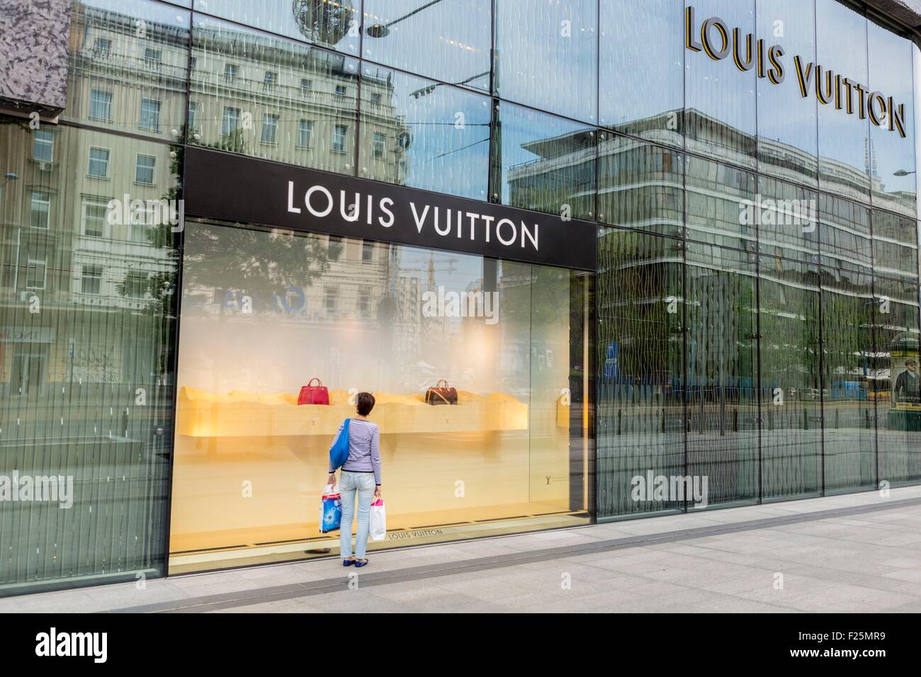Poland, Mazovia region, Warsaw, new city, the Louis Vuitton store Stock Photo: 87407245 - Alamy