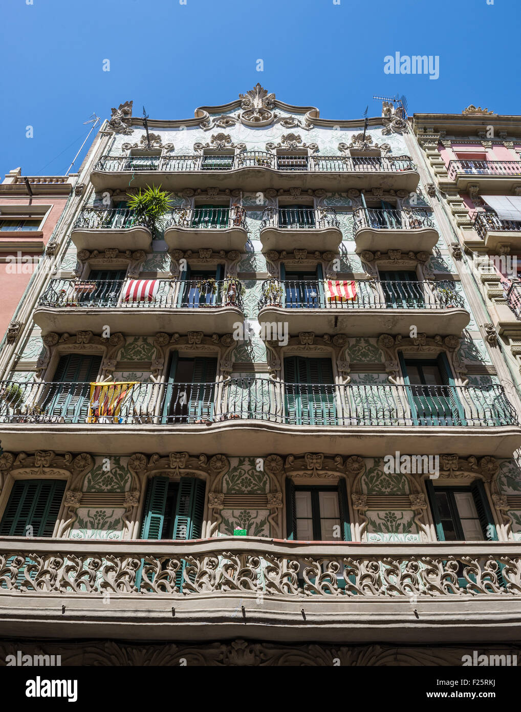 Apartment house in Barcelona, Spain Stock Photo Alamy
