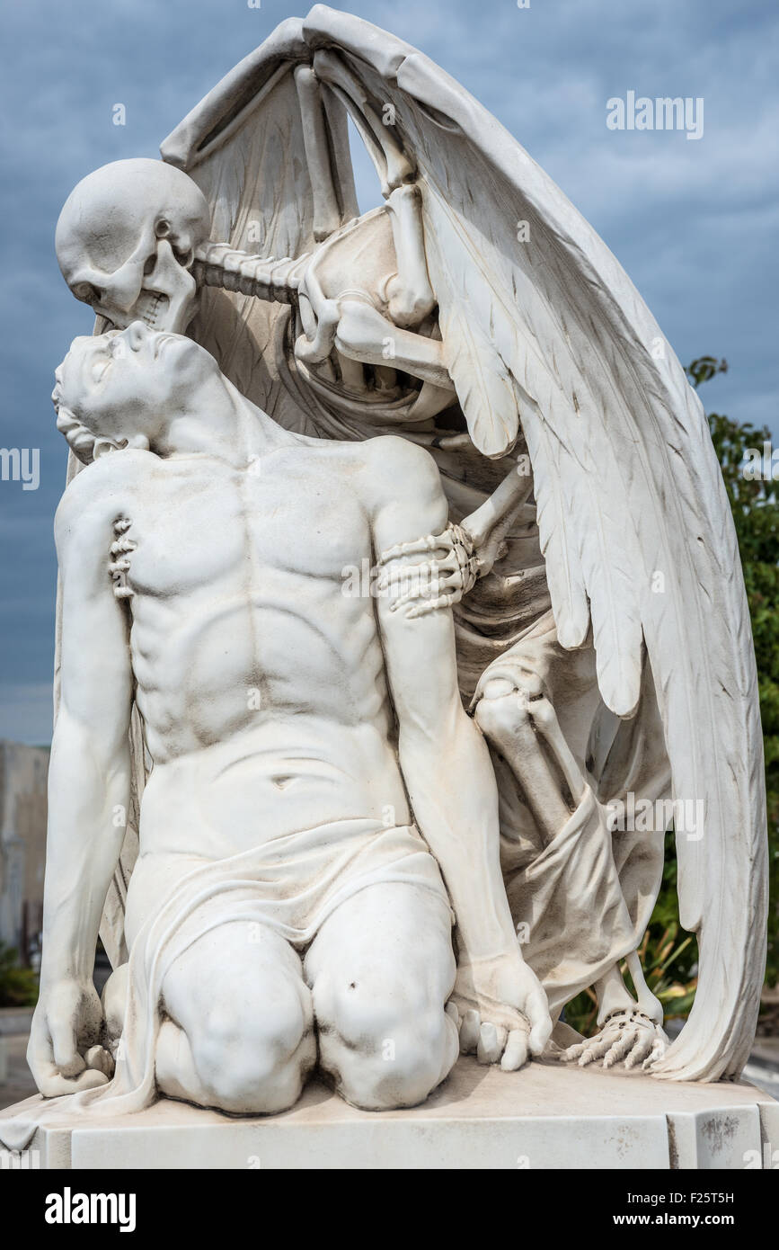 Kiss of death statue hi-res stock photography and images - Alamy Kiss of death statue hi-res stock photography and images - Alamy