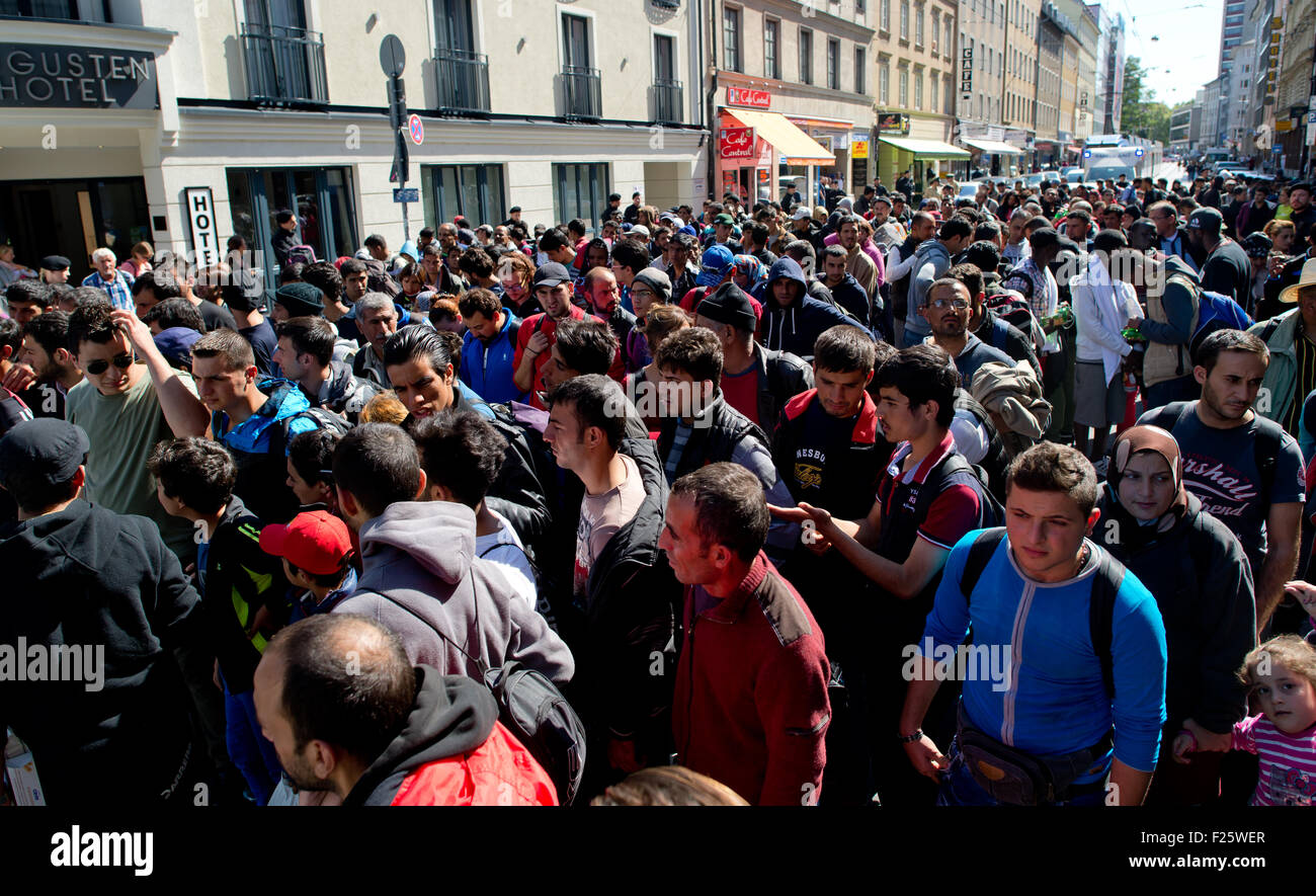 женщины мигрантки в россии. арабы в германии. беженец город. лагерь беженцев дженин. арабы в берлине.