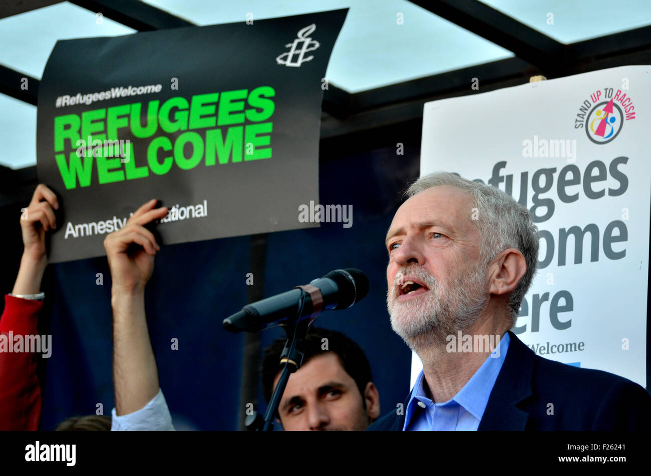 London, 12th Sept. Tens of thousands march in support of refugees, from Marble Arch to parliament Square, where they are addressed by speakers including the new labour leader, Jeremy Corbyn. Credit:  PjrNews/Alamy Live News Stock Photo