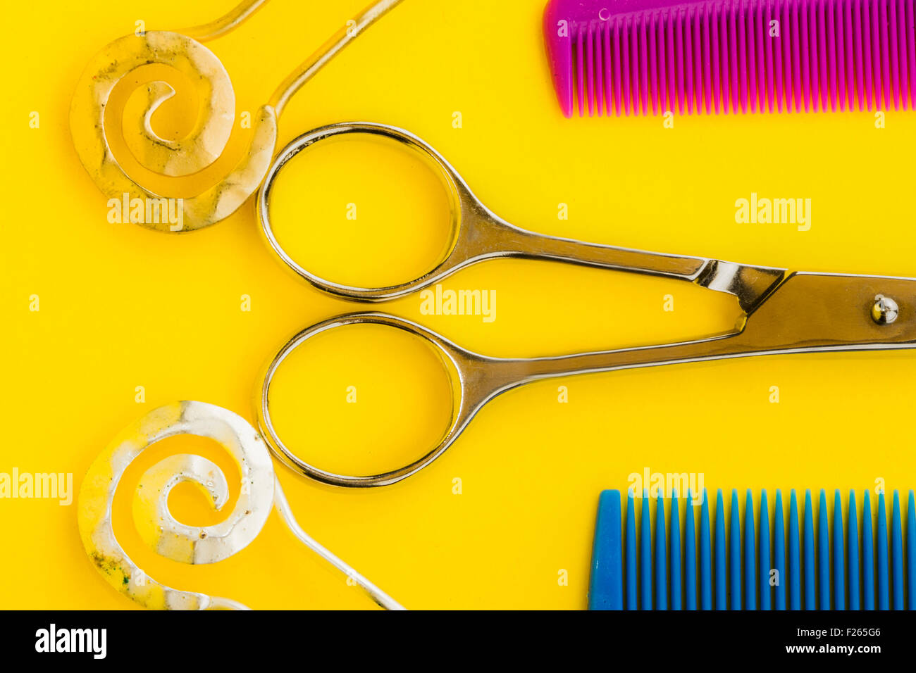 scissors and combs Stock Photo Alamy