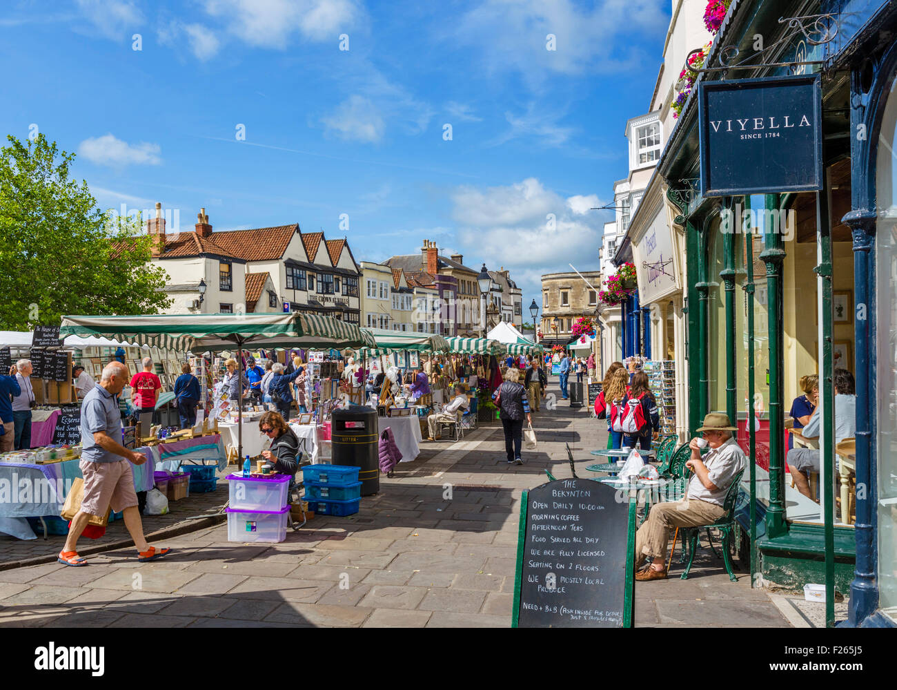 Stalls at the Saturday market in the Market Place, Wells, Somerset, England, UK Stock Photo