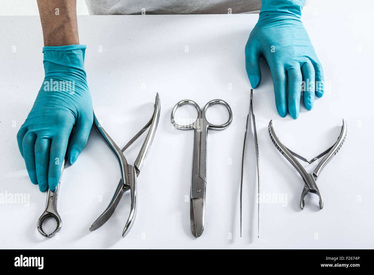 Surgical instruments hires stock photography and images Alamy