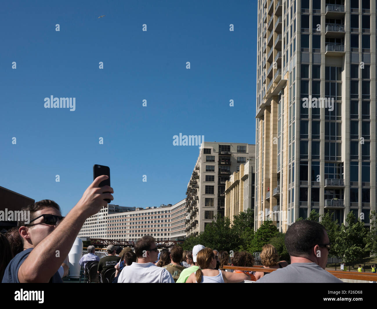 Architectural river tour chicago hi-res stock photography and images ...