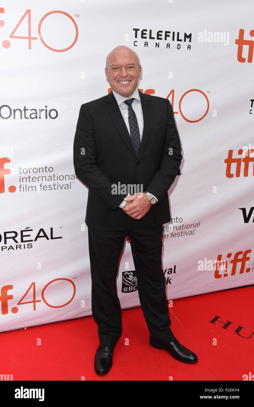 Dean norris hi-res stock photography and images - Alamy