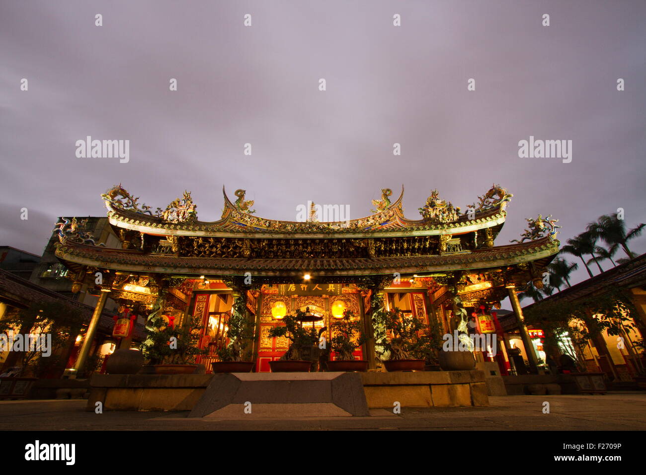 Old taiwanese temple hi-res stock photography and images - Alamy