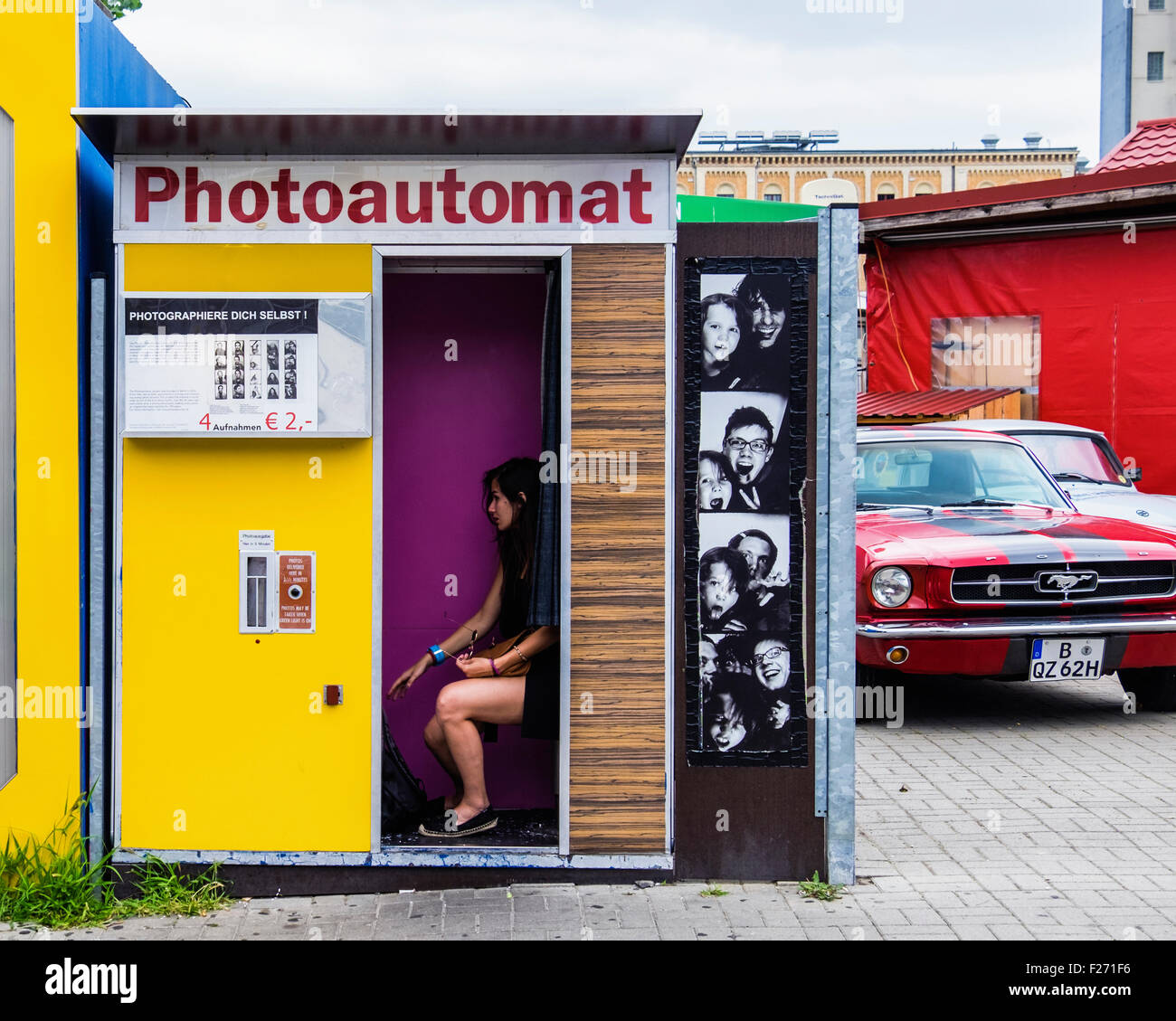 Photo booth hi-res stock photography and images - Alamy