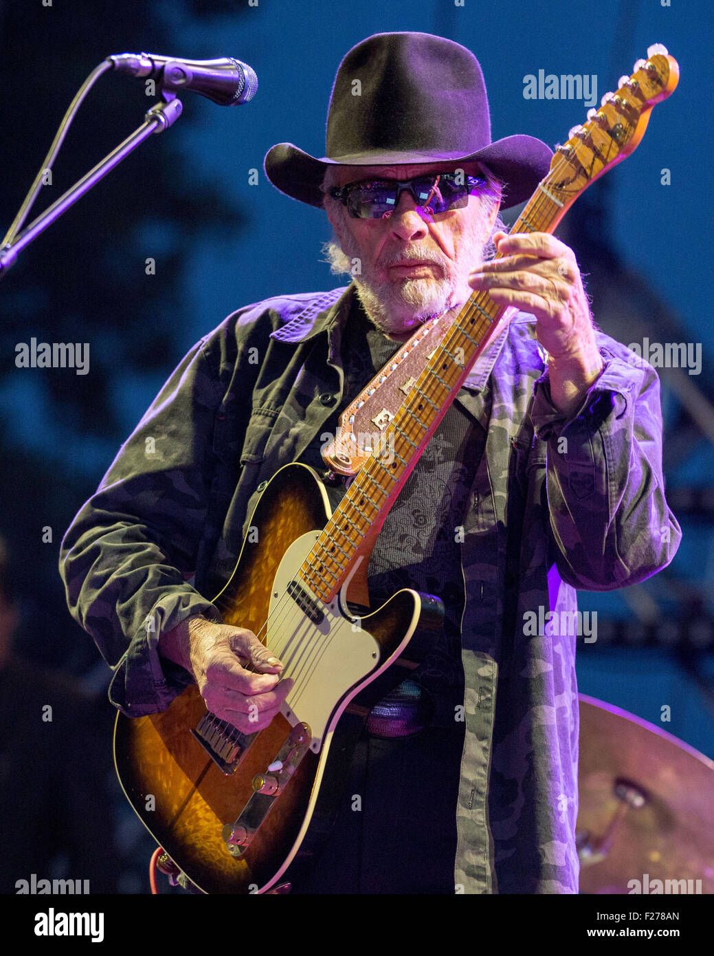 Merle haggard hi-res stock photography and images - Alamy