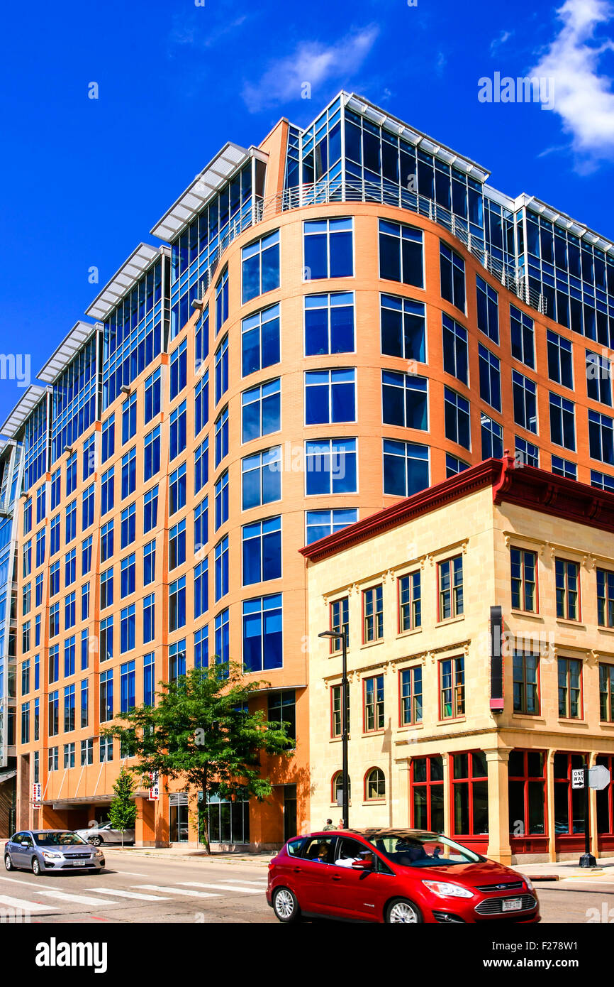 Multi purpose building hi-res stock photography and images - Alamy
