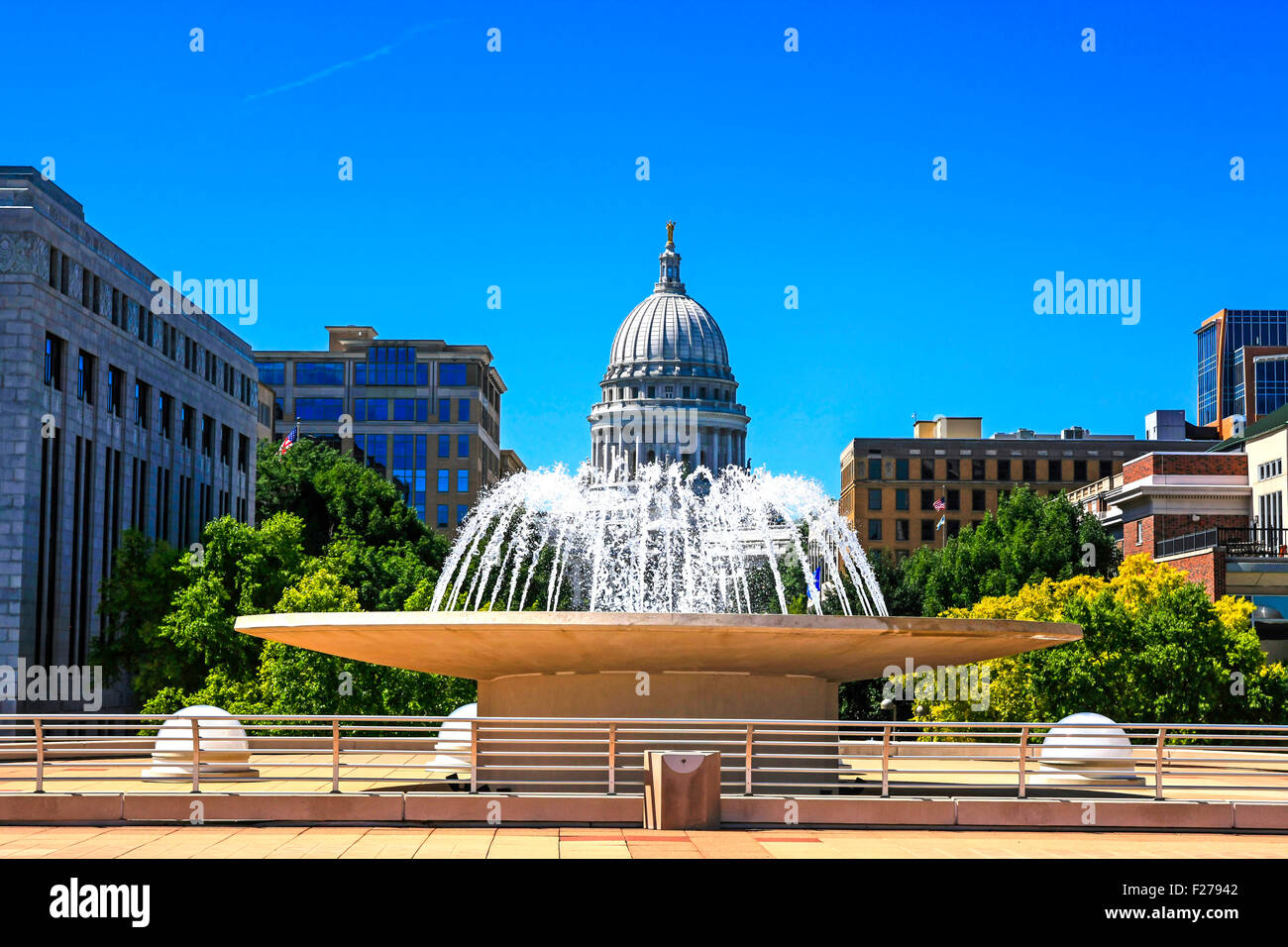 Looking at the Monona Terrace fountain towards Wisconsin Ave and the ...