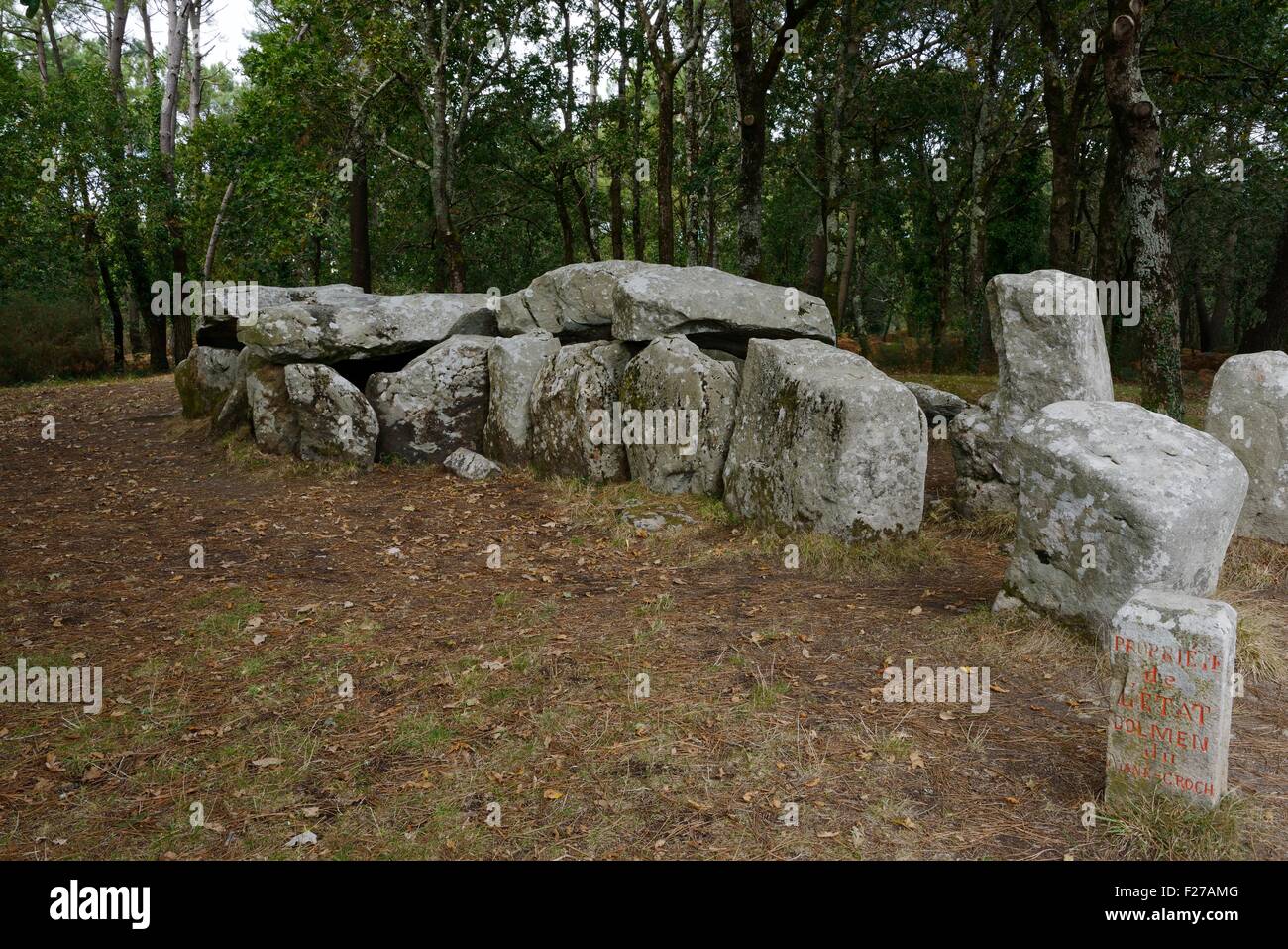 The Neolithic prehistoric dolmen burial chamber of Mane Groh near village of Crucuno, Brittany, France. aka Grah, Croch, Gros Stock Photo