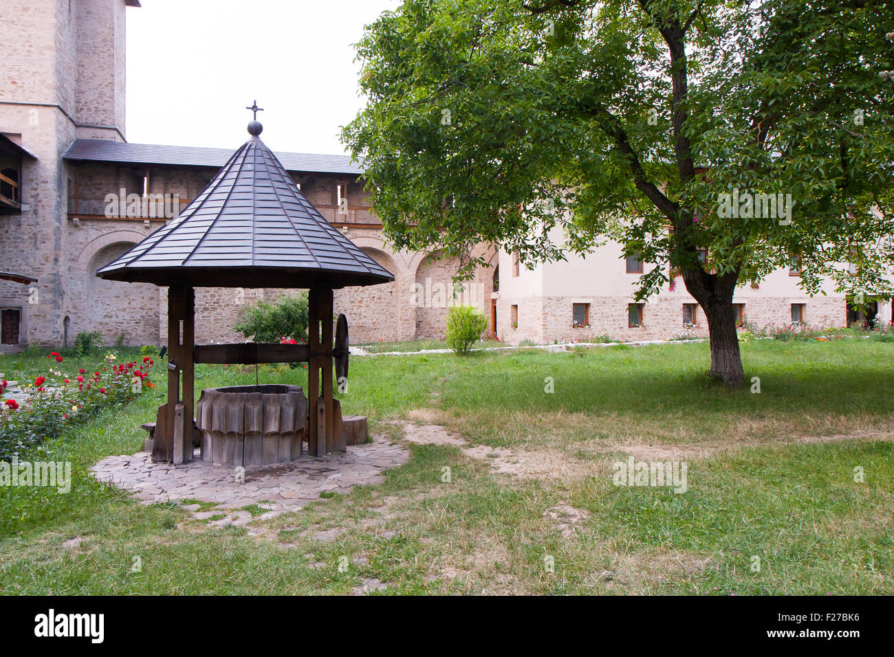 Brick water well wooden roof hi-res stock photography and images - Alamy