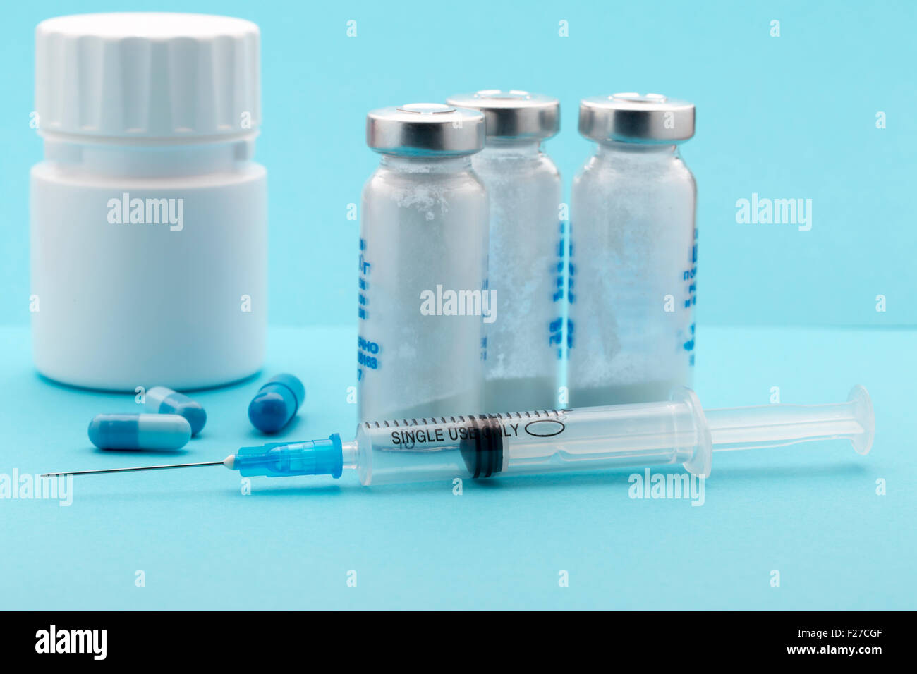 Clear blue pill hi-res stock photography and images - Alamy