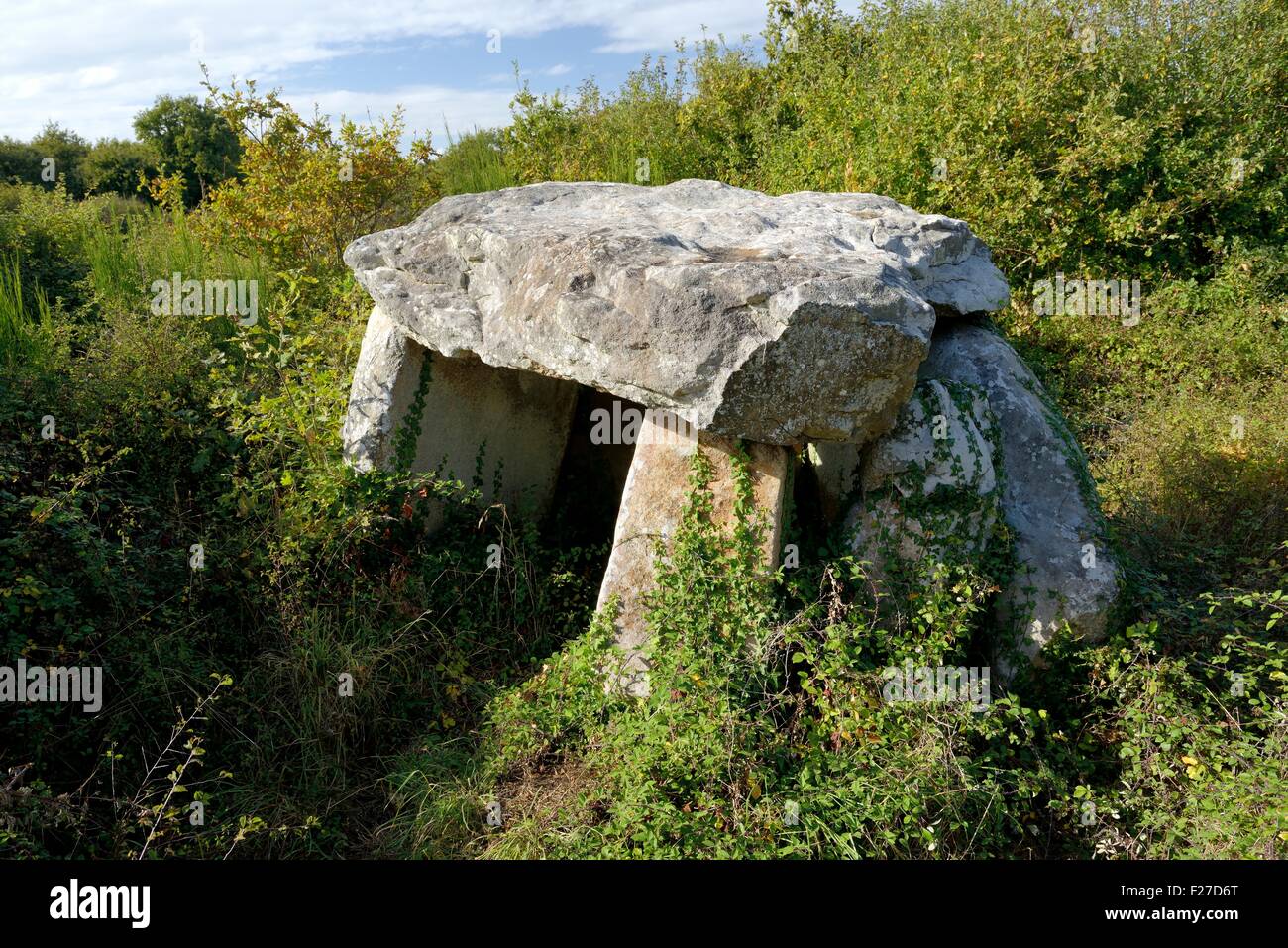 Prehistoric Neolithic dolmen burial chambered tomb of Kercadoret at the top of the Locmariaquer peninsula, Brittany, France Stock Photo