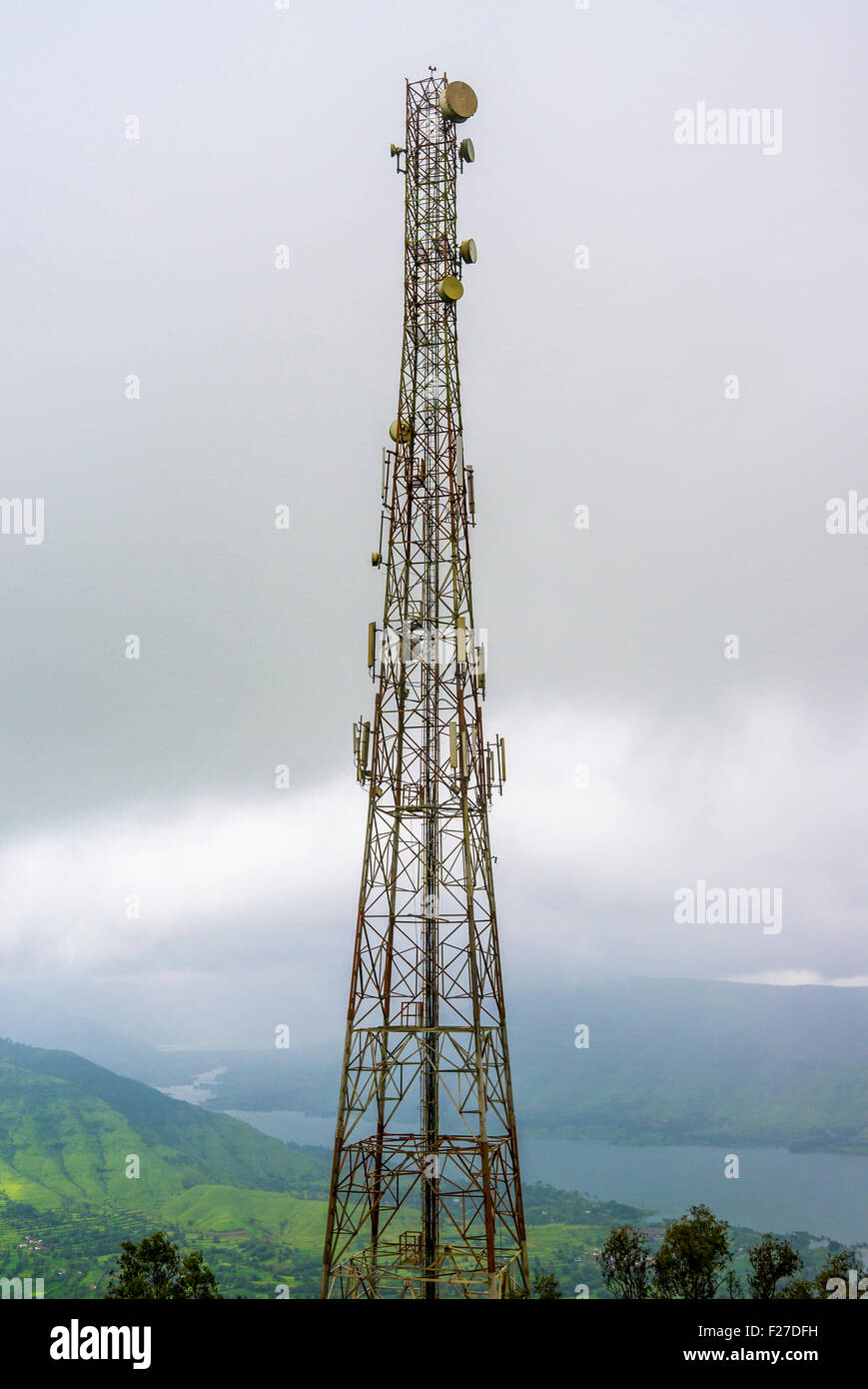 Mobile tower india hires stock photography and images Alamy