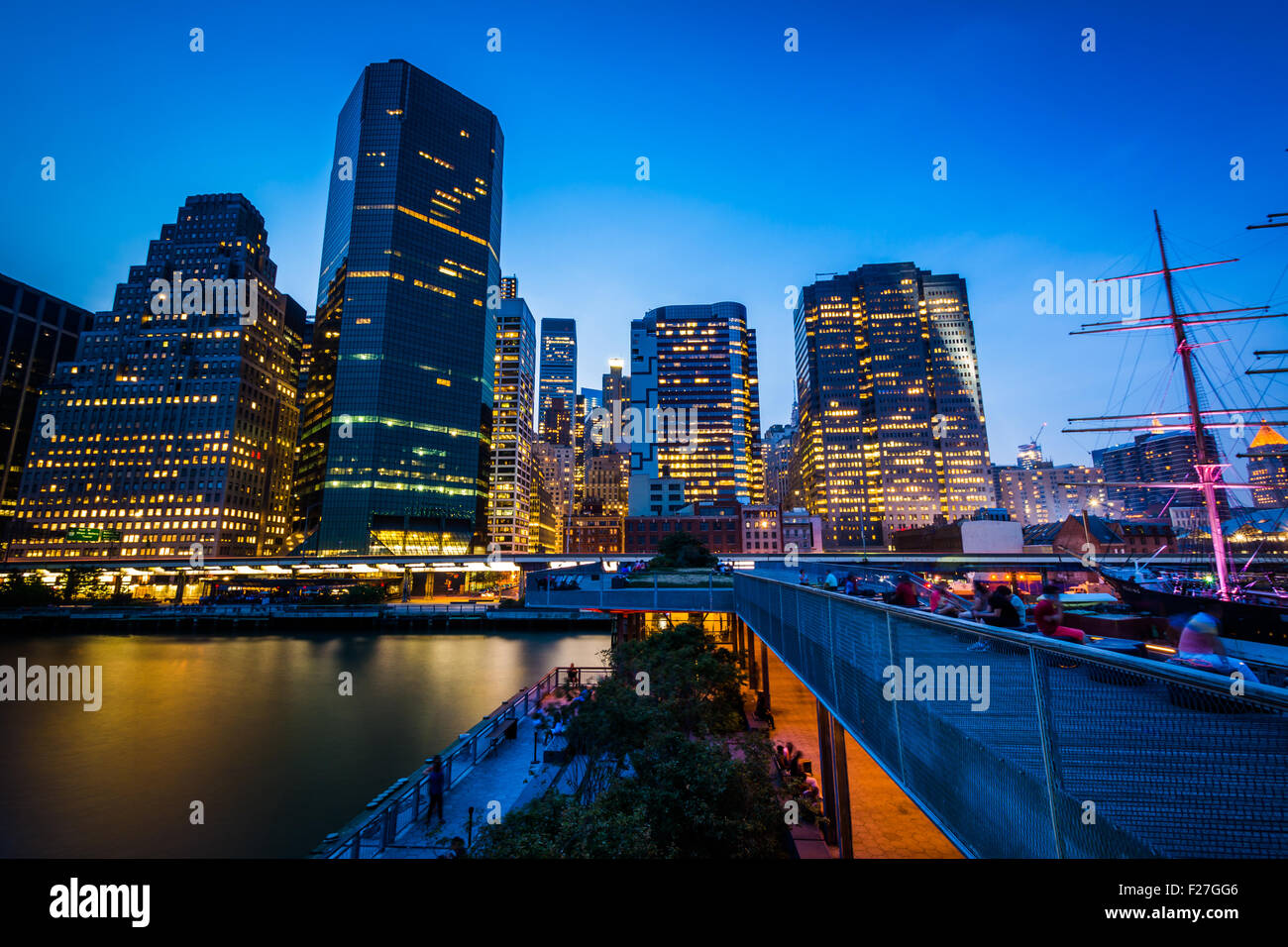 Long view lower manhattan hi-res stock photography and images - Alamy