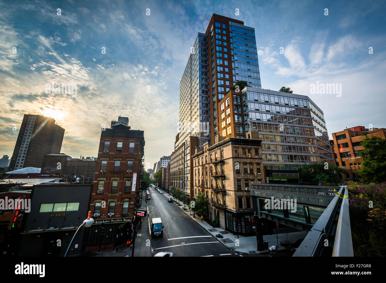 Sunrise view of buildings in West Chelsea from The High Line, in ...