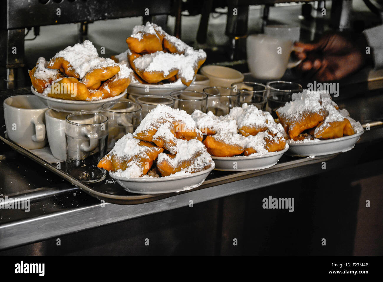 Cafe du monde hires stock photography and images Alamy
