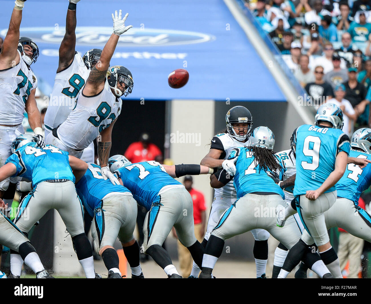 Nfl field goal hi-res stock photography and images - Alamy